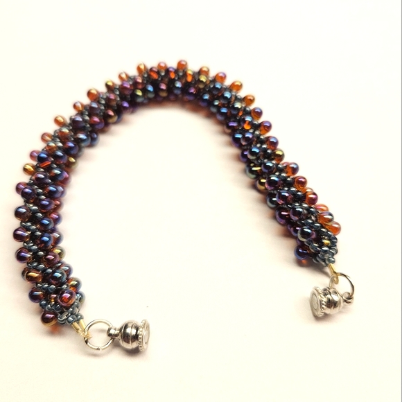 Red and Blue Russian Spiral Seed Bead Bracelet - Picture 4 of 7